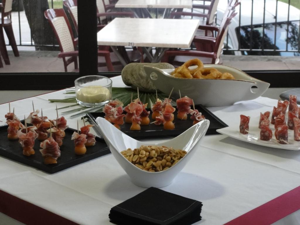 Terrasses De L'Aven Hotel Orgnac-lʼAven Kültér fotó