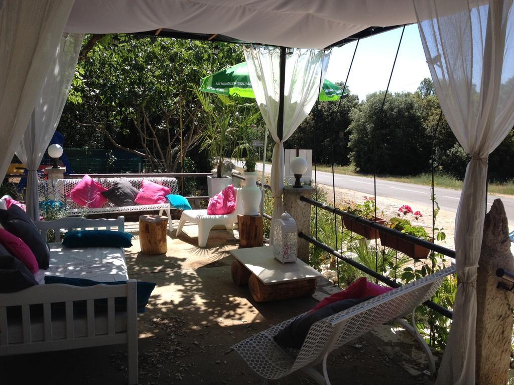 Terrasses De L'Aven Hotel Orgnac-lʼAven Kültér fotó